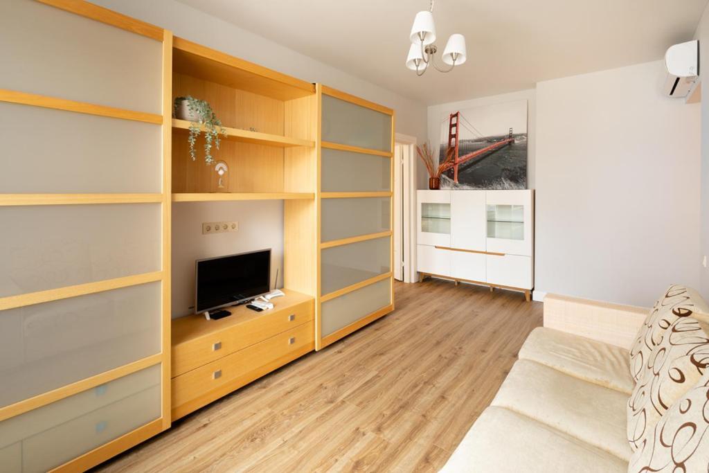 Cozy 2 Bedroom Apartment In Riga Centre Exterior photo